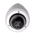 Überwachungskamera in gewölbtem Gehäuse mit Schraubmontage sichtbar.