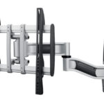 Eine schwenkbare TV-Wandhalterung aus Metall mit mehreren Gelenken und Halterungen zur Befestigung eines Fernsehers.