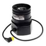 Ein Computar Megapixel-Objektiv mit IRIS-Technologie und Anschlusskabel.