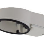 Eine weiße Kamerahalterung aus Kunststoff mit schwarzem Dichtungsring und ovaler Form, zur Montage gedacht.