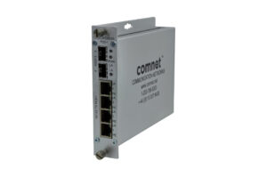 Ein Netzwerk-Switch von Comnet mit mehreren Ethernet-Ports und silbernem Gehäuse.