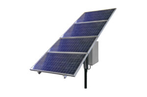 Solarpaneel aus vier rechteckigen Modulen, schräg montiert auf einem Metallrahmen.
