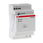 Ein weißes elektronisches Gerät mit der Aufschrift "ABB" und Modellnummer "CP-D 12/2.1". Es hat mehrere Anschlussklemmen und Anzeigen für "DC LOW" und "DC ON".