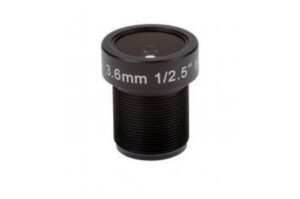 Schwarzes Kameraobjektiv mit der Beschriftung "3.6mm 1/2.5".