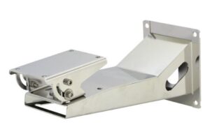Metallische Wandhalterung mit geneigter Montageplatte und Schraubverbindungen.