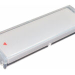 Rechteckiger Glasfaser-Stichprobenbehälter mit durchsichtiger Abdeckung und kleiner roter Markierung.