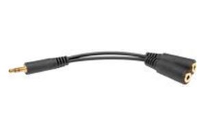 Ein schwarzes Audiokabel mit einem 3,5-mm-Stereo-Stecker und zwei 3,5-mm-Stereo-Buchsen.