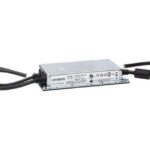 Ein silbernes elektronisches Gerät mit Kabeln, Modellnummer LC85EU-48-9P, von Artesyn, auf weißem Hintergrund.