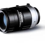 Kameraobjektiv Fujinon HF35XA-1, 1:1.9/35mm, in Schwarz und Silber.