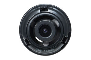 Eine Nahaufnahme eines Kameraobjektivs, auf dem "2MP 3.6mm" steht.