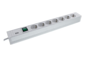 19" Steckdosenleiste Alu mit Schalter, 7 x Schuko, 1HE