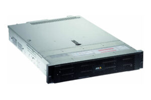 Ein silberner Rack-Server mit schwarzem Gitter an der Vorderseite und Axis-Logo.