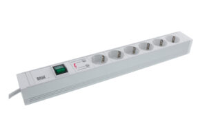 19" Steckdosenleiste Alu mit Überspannungsschutz, mit Schalter, 6 x Schuko, 1HE