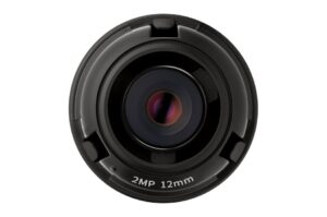 Kameraobjektiv in Nahaufnahme mit der Aufschrift "2MP 12mm".