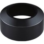 Schwarzer, zylindrischer Ring mit einer zentralen Öffnung.