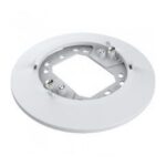 Runder, weißer Montagerahmen mit Schrauben auf weißem Hintergrund.