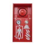 Ein rotes Feuerwehrsprechgerät mit Lautsprecher, zwei Knöpfen und symbolischen Grafiken einer Person und eines Feuerwehrhelms mit Flammen.