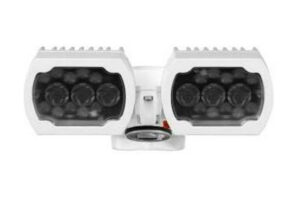 Ein weißer LED-Außenstrahler mit zwei rechteckigen Lampenfassungen, die jeweils mehrere kleine LEDs enthalten.