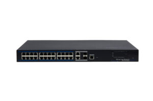 Ein Ethernet-Switch mit mehreren Netzwerkanschlüssen auf weißem Hintergrund.