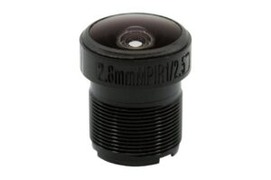 Ein Fischaugenobjektiv mit der Aufschrift "2.8mm MP IR 1/2.5"".