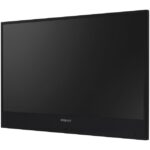 Flacher schwarzer Monitor von der Seite, mit dem Markennamen "Wisenet" unten auf dem Rand.