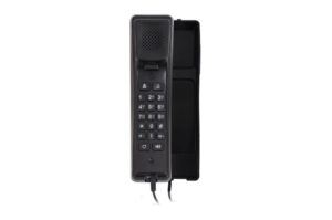 Ein schwarzes, kabelgebundenes Telefon an der Wand montiert mit Tastenfeld.