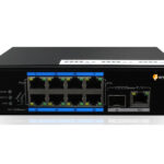 Ein schwarzer Netzwerk-Switch der Marke Eneo mit mehreren Ethernet-Ports und PoE-Unterstützung auf der Vorderseite.