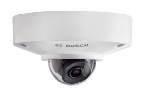 Überwachungskamera von Bosch in weißem Gehäuse.