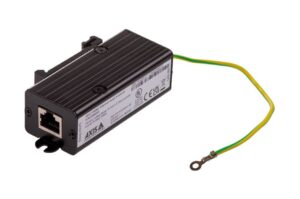 Ein schwarzer Überspannungsschutz für Ethernet mit einem Ethernet-Anschluss und einem gelb-grünen Erdungskabel.