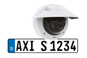 Eine Überwachungskamera und ein deutsches Kfz-Kennzeichen mit der Aufschrift "AXI S 1234".