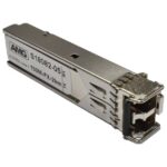 Ein SFP-Modul mit der Aufschrift "AMG S18082-05 100M-FX-2km".