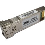 Ein SFP-Modul mit der Aufschrift "AMG S18985-00".