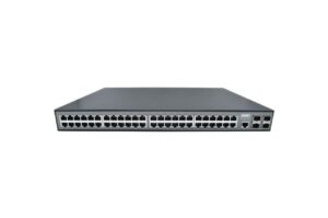 Ein Netzwerk-Switch mit 48 Ethernet-Ports und zusätzlichen Anschlussmöglichkeiten auf der rechten Seite.