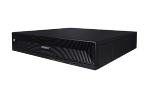 Ein schwarzer Wisenet-Server in schräger Ansicht.