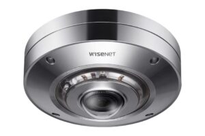 Kuppelförmige Überwachungskamera aus Metall mit der Aufschrift "WISENET".