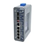 Ein grauer Industrierouter mit mehreren Ethernet-Ports und einem blauen Anschluss an der Oberseite. Produktname "AMG" und "MC250" sind sichtbar.