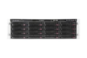 Server-Rack mit mehreren Laufwerkseinschüben von Bosch.