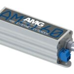 Ein PoE-Ethernet-Extender von AMG Systems mit einem robusten Gehäuse und Anschlüssen auf der rechten Seite.