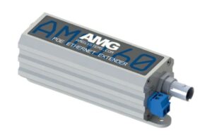 Ein PoE-Ethernet-Extender von AMG Systems mit einem robusten Gehäuse und Anschlüssen auf der rechten Seite.