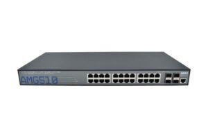 Ein Netzwerk-Switch mit 24 Ethernet-Ports und 4 zusätzlichen Steckplätzen für Erweiterungen, Modellbezeichnung AMG510, in schwarzer Farbe.