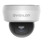 Eine weiße Überwachungskamera mit der Aufschrift "Avigilon" auf der Vorderseite.