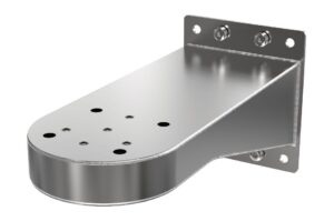 Ein Metallwinkelhalter mit mehreren Befestigungslöchern und Schraubenflansch, ausgeführt in einer glänzenden Metalloberfläche.