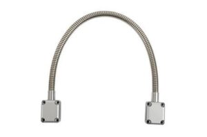Flexibler Metallarm mit quadratischen Endstücken.