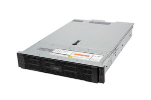 Ein silbernes Rackmount-Servergehäuse mit schwarzer Frontblende und Markenlogo in der Mitte.