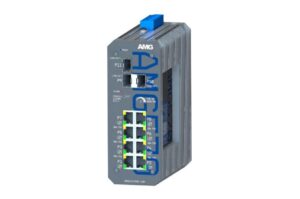 Ein industrieller Netzwerk-Switch mit mehreren Ethernet-Ports und einem robusten Gehäuse, möglicherweise von der Marke AMG.