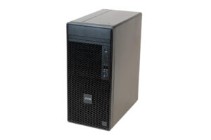 Ein schwarzer Computer-Tower mit Lüftungsgitter und Frontanschlüssen, darunter USB-Ports und Audioein- und -ausgänge.