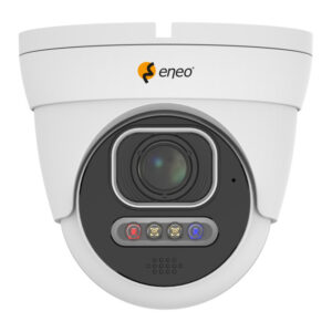 Kuppelförmige Überwachungskamera mit dem Logo "eneo" auf weißem Gehäuse und mehreren LED-Lichtern unter dem Objektiv.
