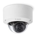 Überwachungskamera von Bosch in einem weißen Gehäuse.
