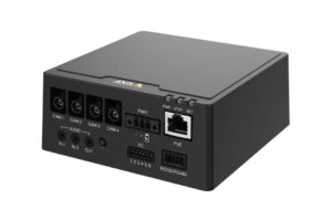 Ein schwarzer Netzwerk-Videorekorder mit mehreren Anschlussmöglichkeiten, inklusive Kameraeingängen, Audioanschlüssen, einem Ethernet-Port und einer RS232/RS485-Schnittstelle.