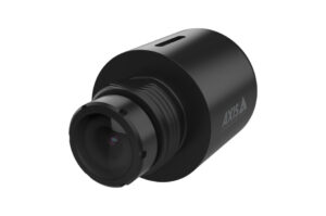 Eine schwarze Kameraoptik von Axis Communications.